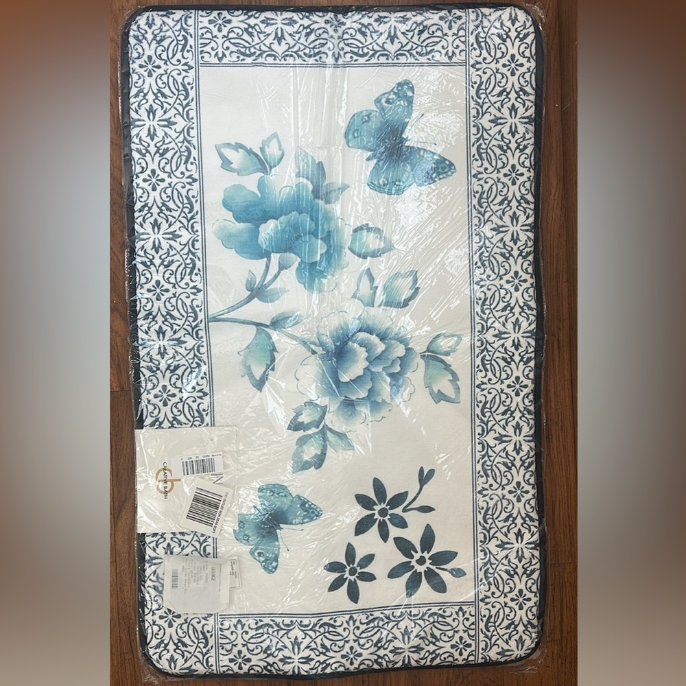 CB FLORAL Blue and White Bath Mat